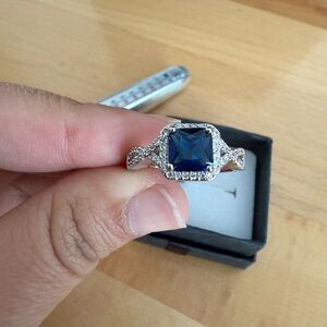 Elegant blue ring size 9